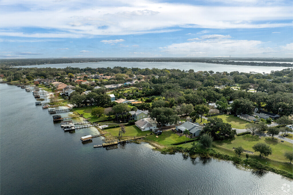 lake conway with homes